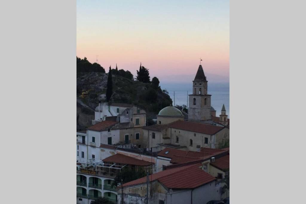 Casa Marilò - A Beautiful House Overlooking Amalfi Exterior foto